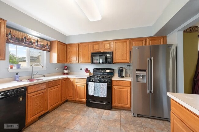 Building Photo - 5512 Stonybrook Dr