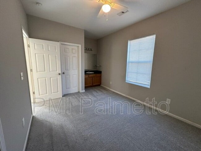 Building Photo - 109 Fairview Park Dr