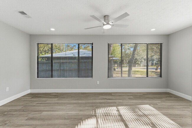 Building Photo - 229 Bonita Rd