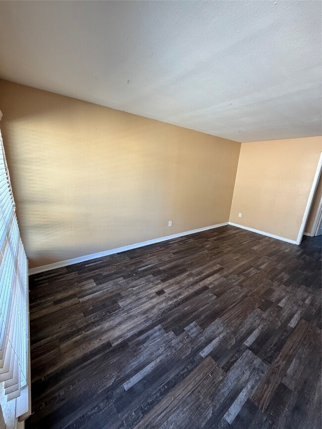 Building Photo - 6518 Sloan St