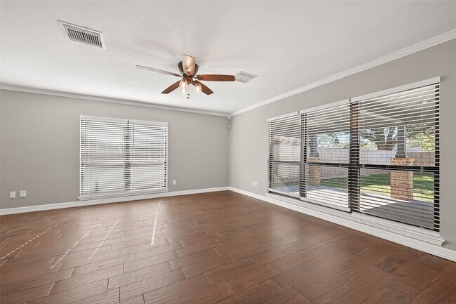 Building Photo - 1720 Old Creek Dr