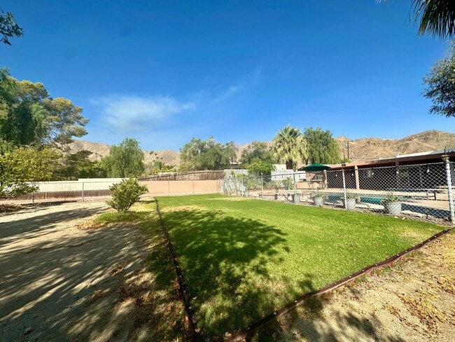 Building Photo - COMING SOON! AMAZING 3 Bedroom 3 Bathroom ...