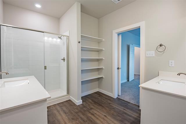 Building Photo - 640 Wheatfield Dr