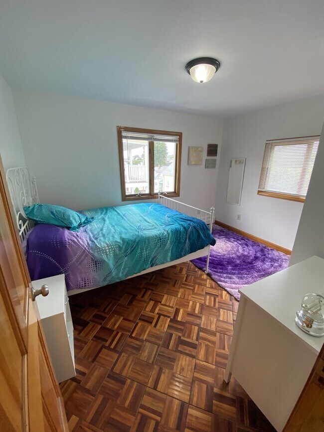 Building Photo - 93 Glen St