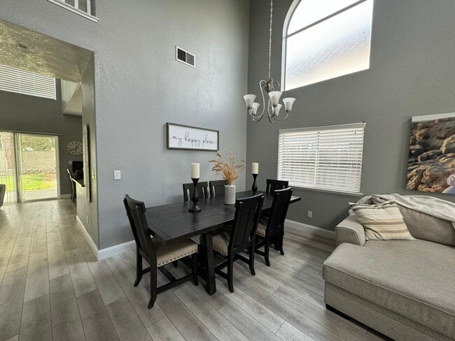 Building Photo - 4 Bedroom home in Dixon