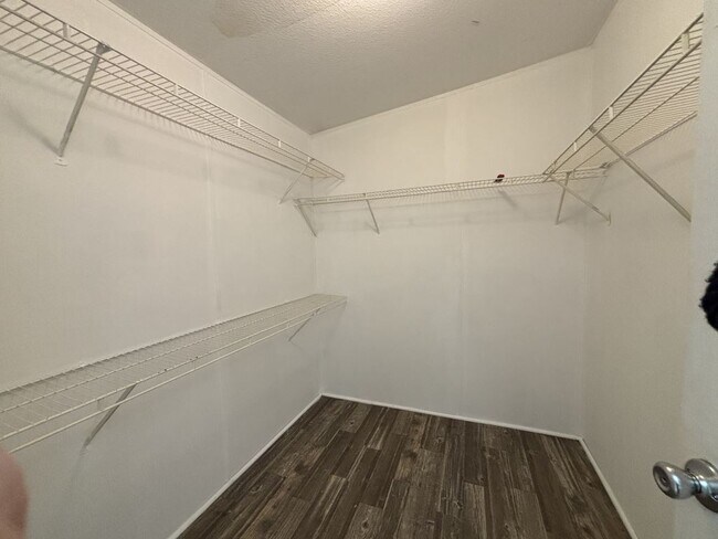 Building Photo - 20 Glen Cove Ct