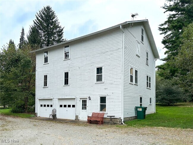 Building Photo - 15555 Munn Rd