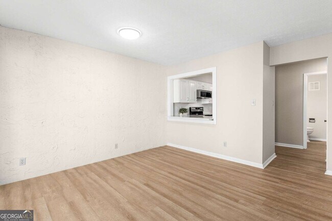 Building Photo - 510 E Ponce de Leon Ave