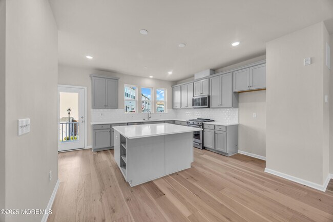 Building Photo - 16 Barton Ave