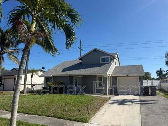 Building Photo - 5120 El Claro S