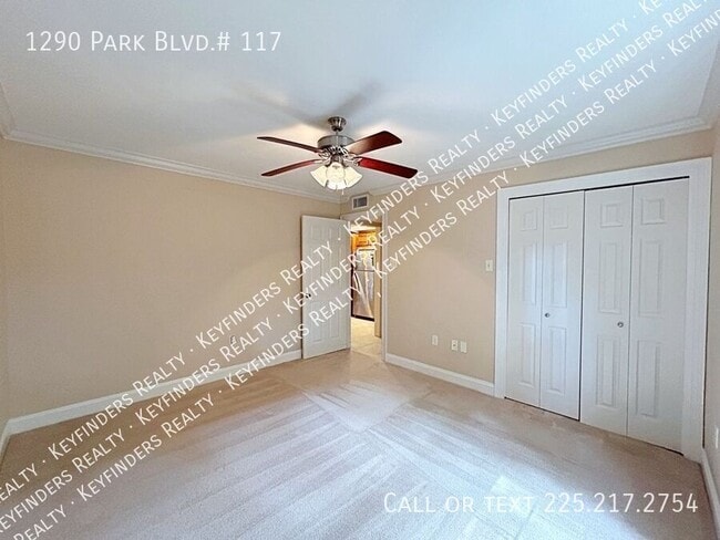 Building Photo - 1290 Park Blvd