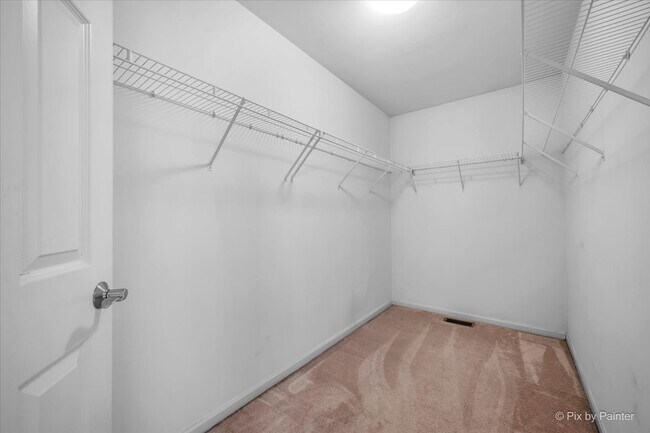 Building Photo - 509 Lakeside Ct