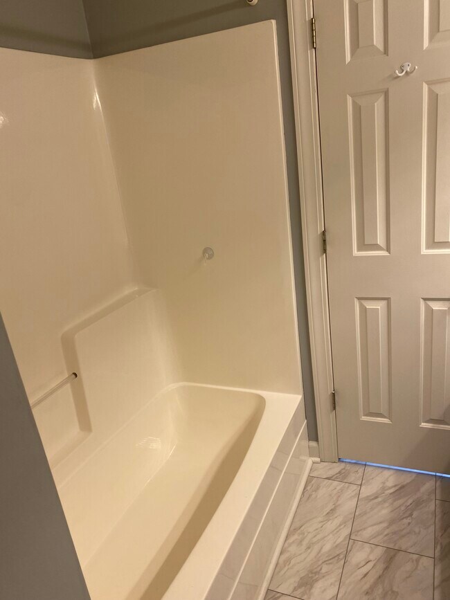 Building Photo - 35 Winchester Cv