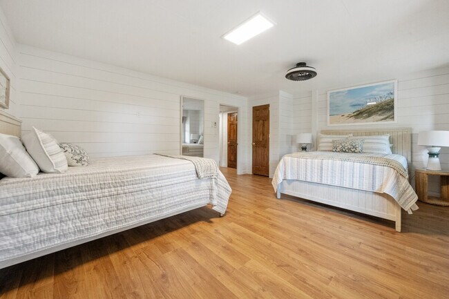 Building Photo - 858 Debordieu Blvd