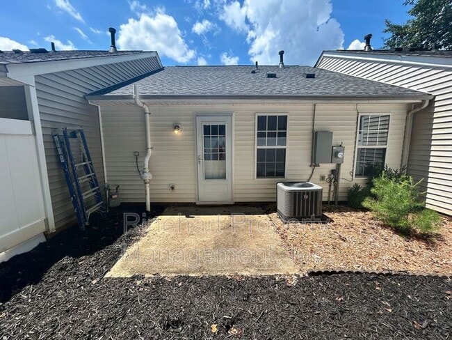 Building Photo - 409 Lexie Ln