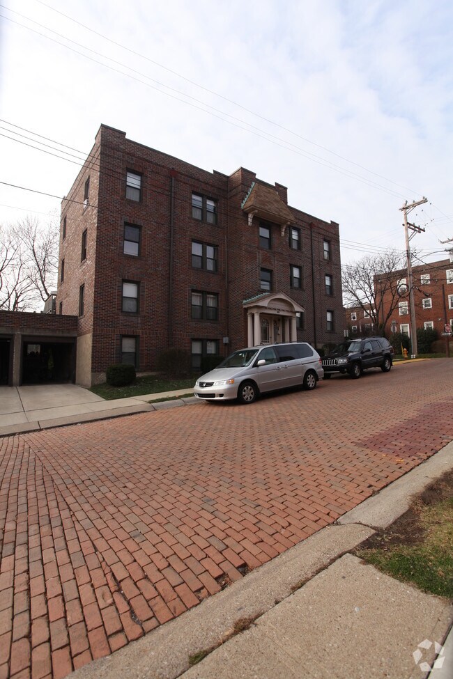 Building Photo - 717 Wisteria Ave