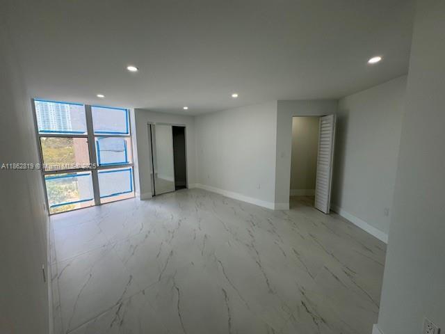 Building Photo - 18181 NE 31st Ct