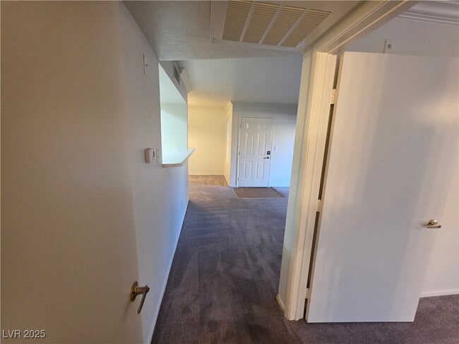 Building Photo - 8101 W Flamingo Rd