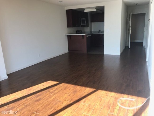 Building Photo - 2265 S Beverly Glen Blvd