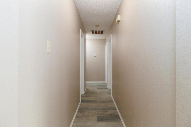 Building Photo - 2807 Montgomery Dr
