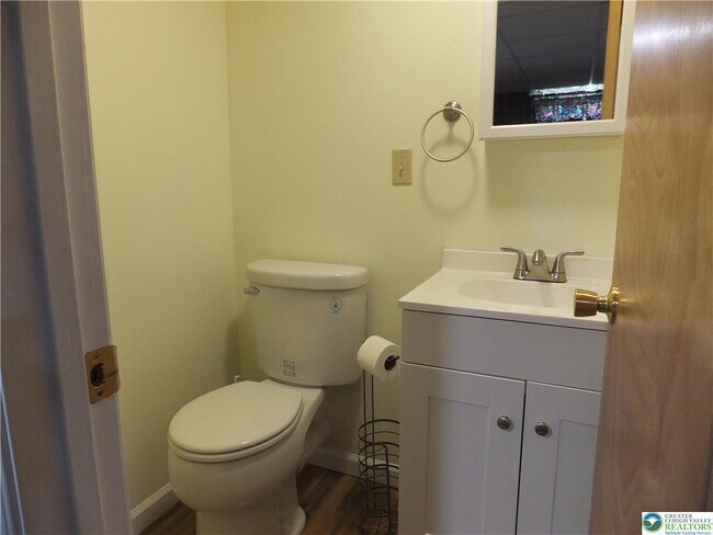 Building Photo - 8368 Seemsville Rd