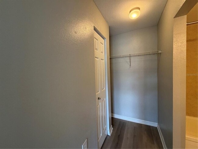 Building Photo - 406 S Cedar Ave