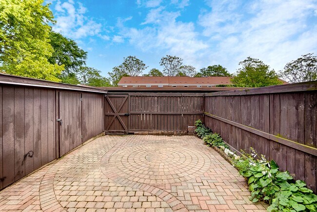 Building Photo - 1212 Georgetown Ct
