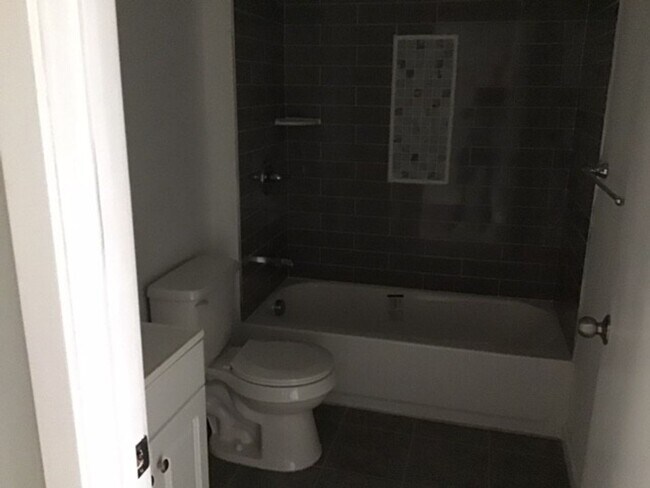 Building Photo - 688 State St