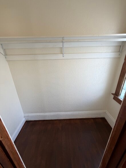 Building Photo - 1910 Lasalle St