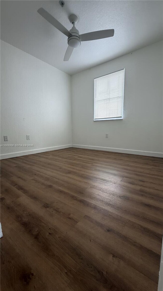 Building Photo - 4435 SW 160th Ave