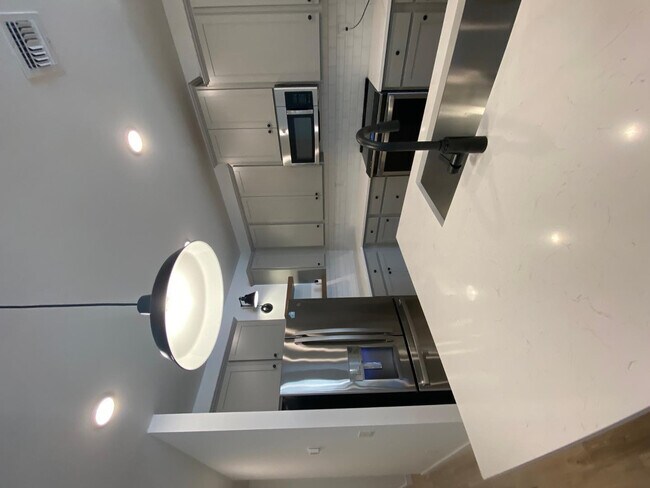 Building Photo - 23414 W Raymond St