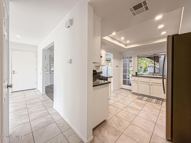 Building Photo - 655 Arroyo Oaks Dr