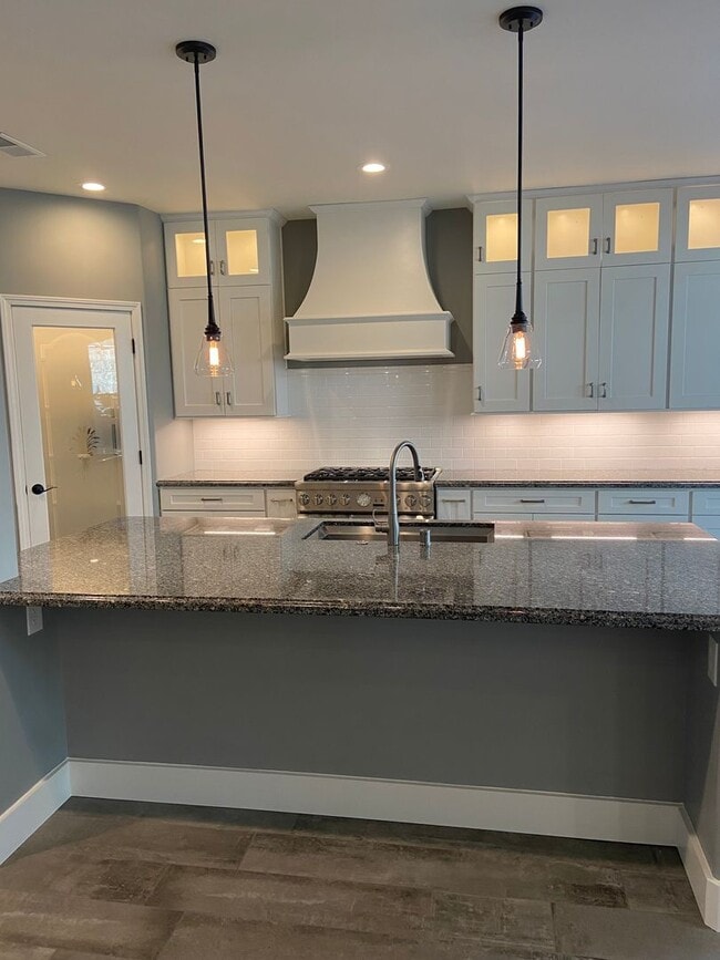 Building Photo - Beautifully remodeled 3 Bdrm+Master retrea...
