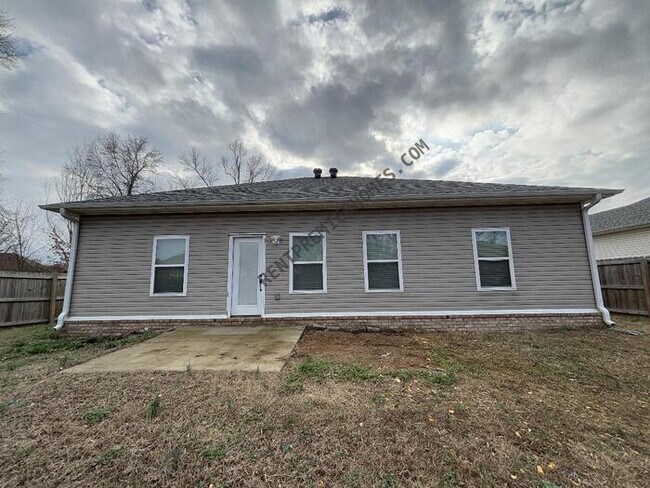 Building Photo - 32 Woodhaven Dr