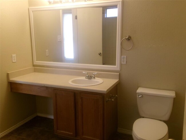 Building Photo - 17611 Wiseman Dr