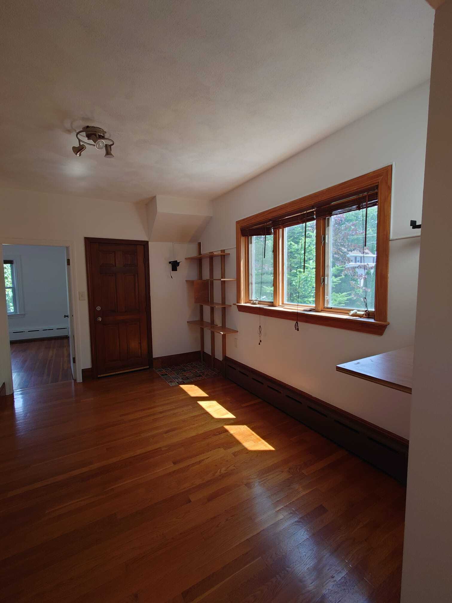 Building Photo - 11 Hinckley St