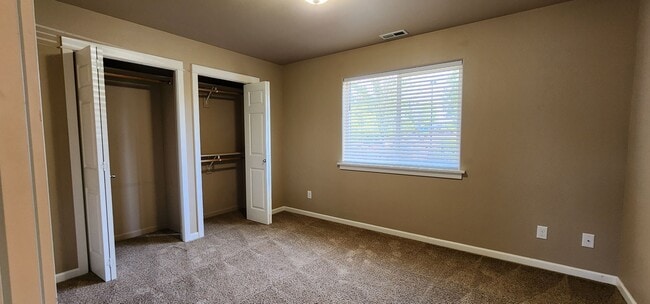 Building Photo - Luxurious Duplex in Corvallis