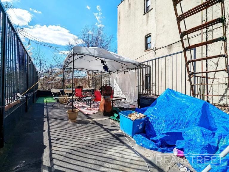 Building Photo - Utica Avenue