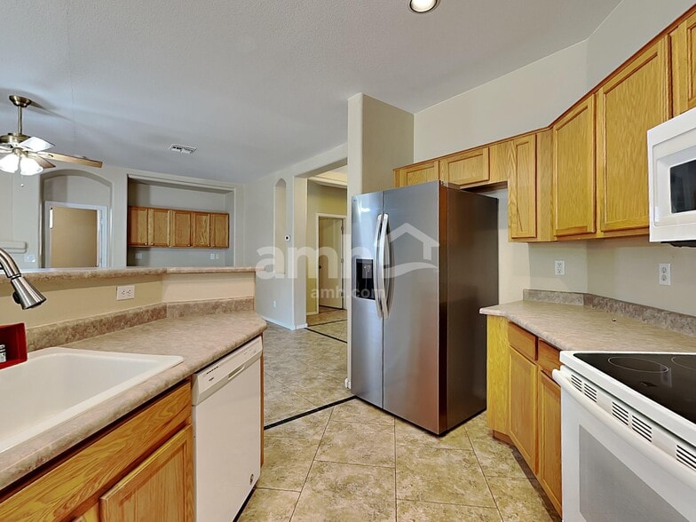 Building Photo - 16237 W Marconi Ave