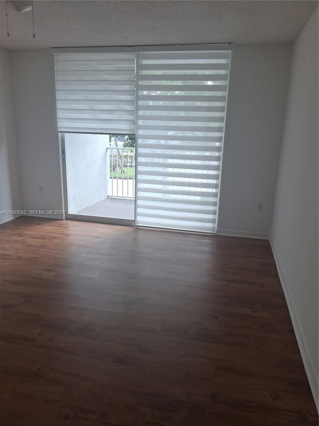 Building Photo - 620 SW 111th Ave