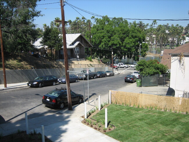 Building Photo - 1816 Santa Ynez St