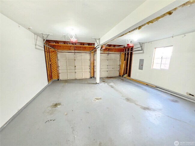 Building Photo - 3112 Wells Ave S