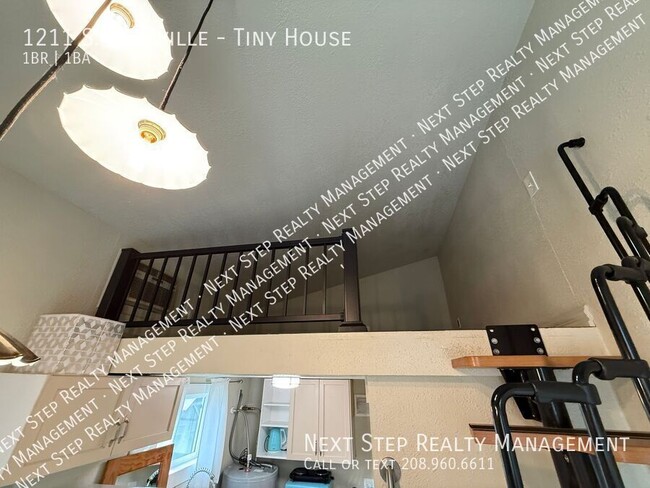Building Photo - 1211 S. Leadville-Tiny House