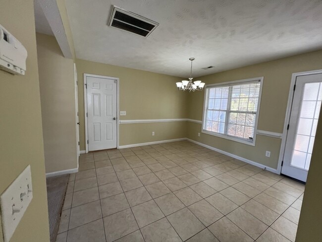 Building Photo - 71 Abigail Way