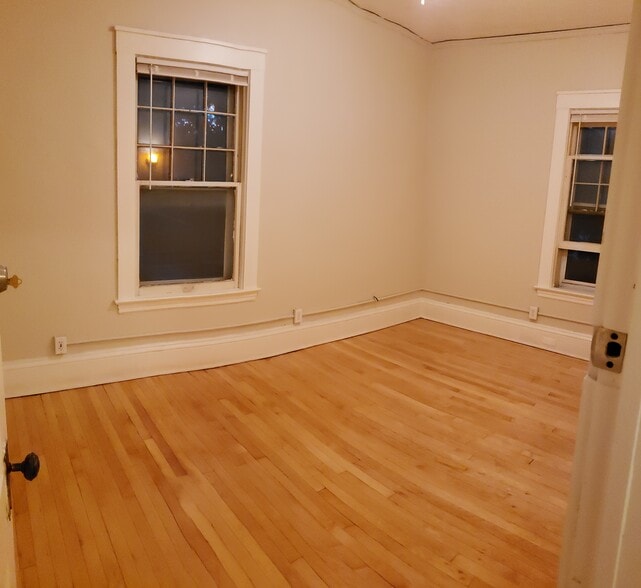 Building Photo - 417 5th Ave SE