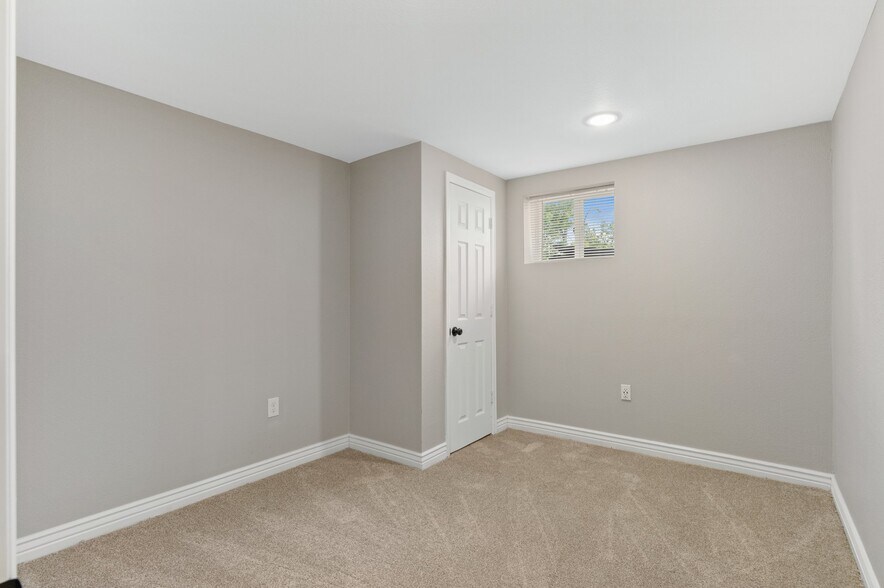 Building Photo - 12992 W Jewell Cir