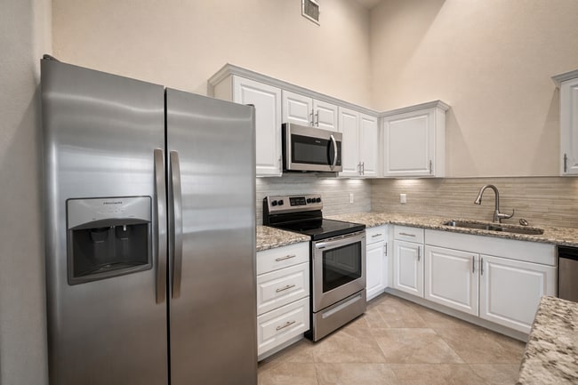 Building Photo - AVAILABLE NOW ; APPLY AT OUR WEBSITE!!!