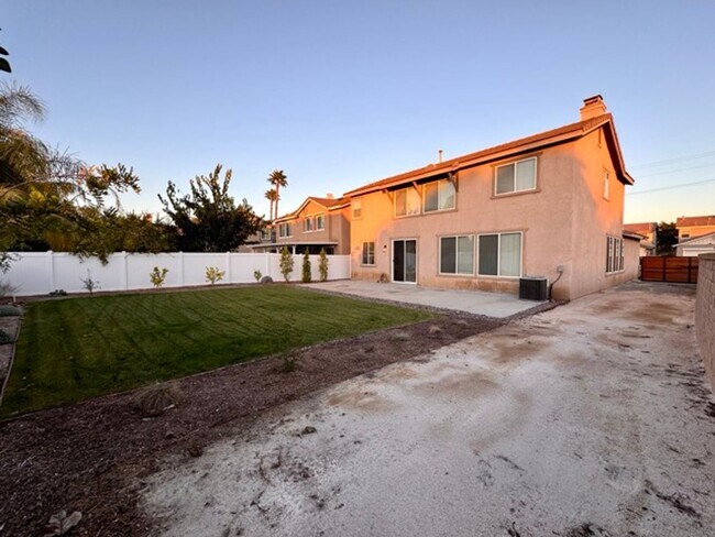 Building Photo - Beautiful 4 bedroom two story house with RV parking for LEASE in Murrieta!