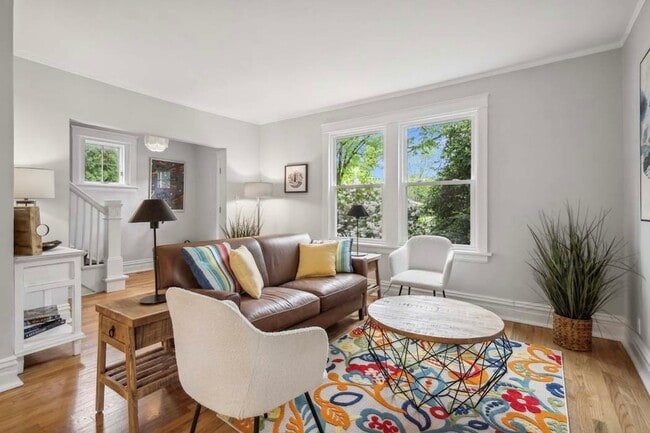 Building Photo - 2429 Central St