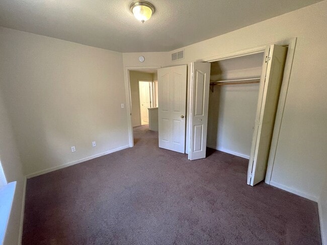 Building Photo - Duplex on Rice Road